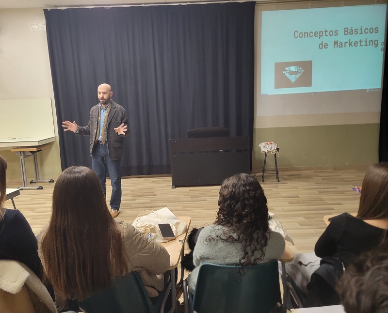 Coneixem 'Nude Project' de la mà d'ESIC