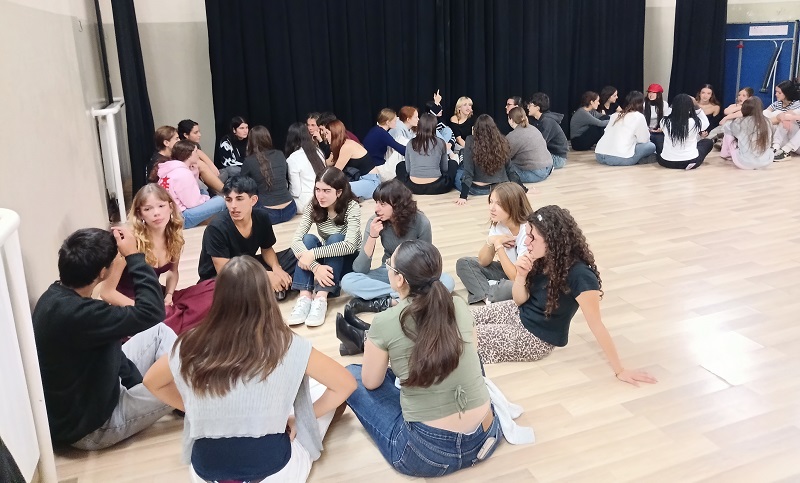 Mentories de 1r i 2n: aprendre de l’experiència dels companys
